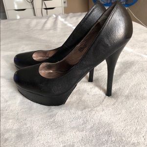 Zigisoho black leather pumps
